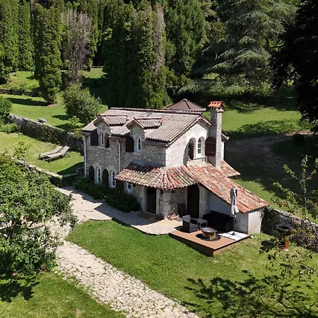 Beauregard Jura - Peaceful Estate Near Geneva Vakantiehuis